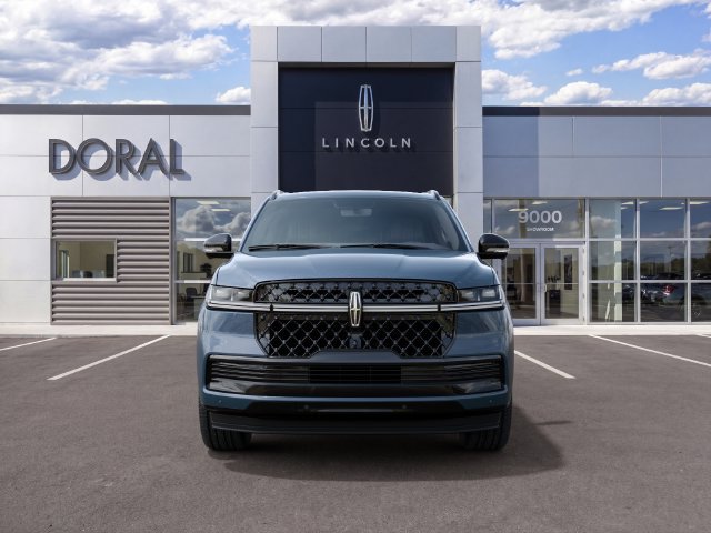 New 2027 Lincoln Navigator Reserve w/ Jet Appearance Package AWD/4WD image 3