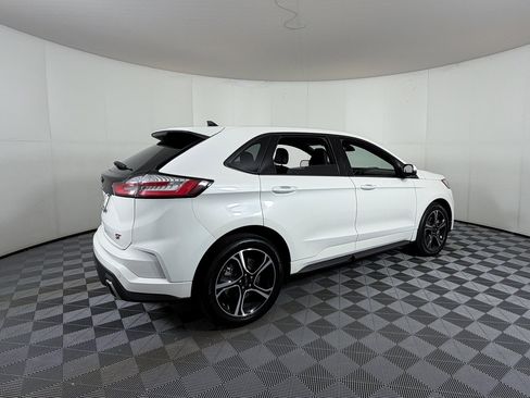 Used 2023 Ford Edge ST image 4