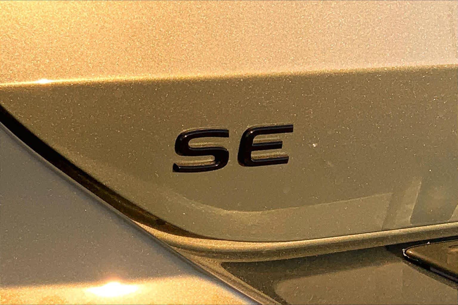 New 2026 Volkswagen Tiguan SE R-Line FWD image 13