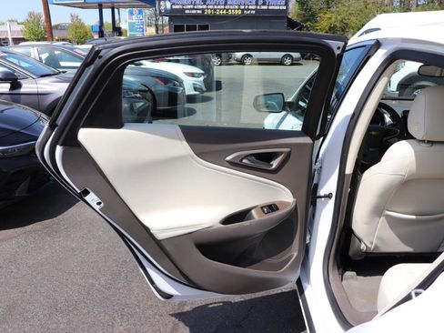 Used 2024 Chevrolet Malibu LT FWD image 24