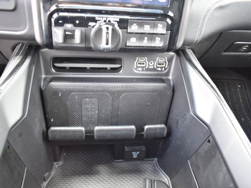 Used 2024 RAM 2500 Limited AWD/4WD image 19