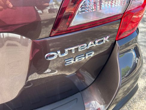 Used 2019 Subaru Outback 3.6R Limited AWD/4WD image 24