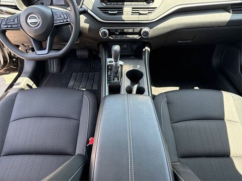 Used 2024 Nissan Altima 2.5 S image 18