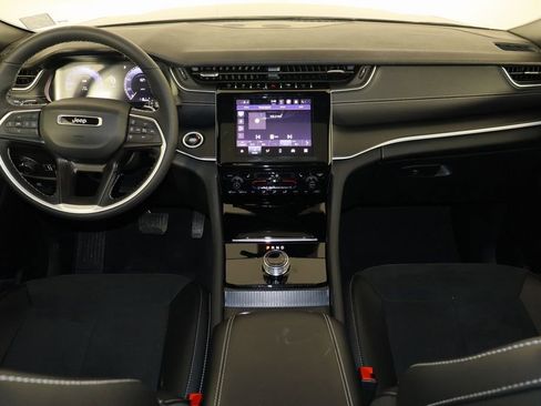 Used 2025 Jeep Grand Cherokee L Altitude image 29