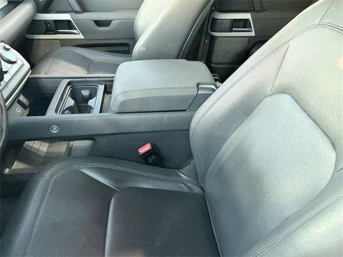 Used 2023 Land Rover Defender 110 SE image 5