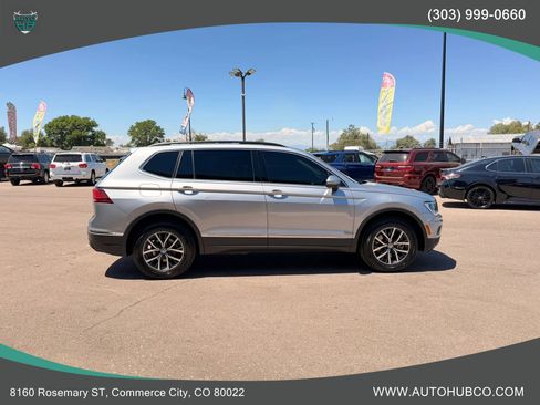 Used 2020 Volkswagen Tiguan SE w/ Panoramic Sunroof Package AWD/4WD image 4