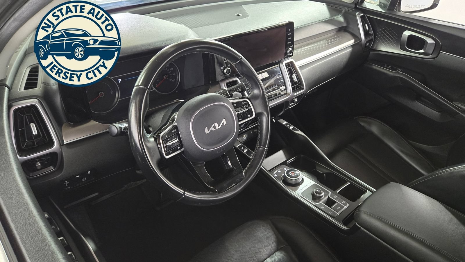 Used 2022 Kia Sorento EX w/ Panoramic Sunroof Package AWD/4WD image 11