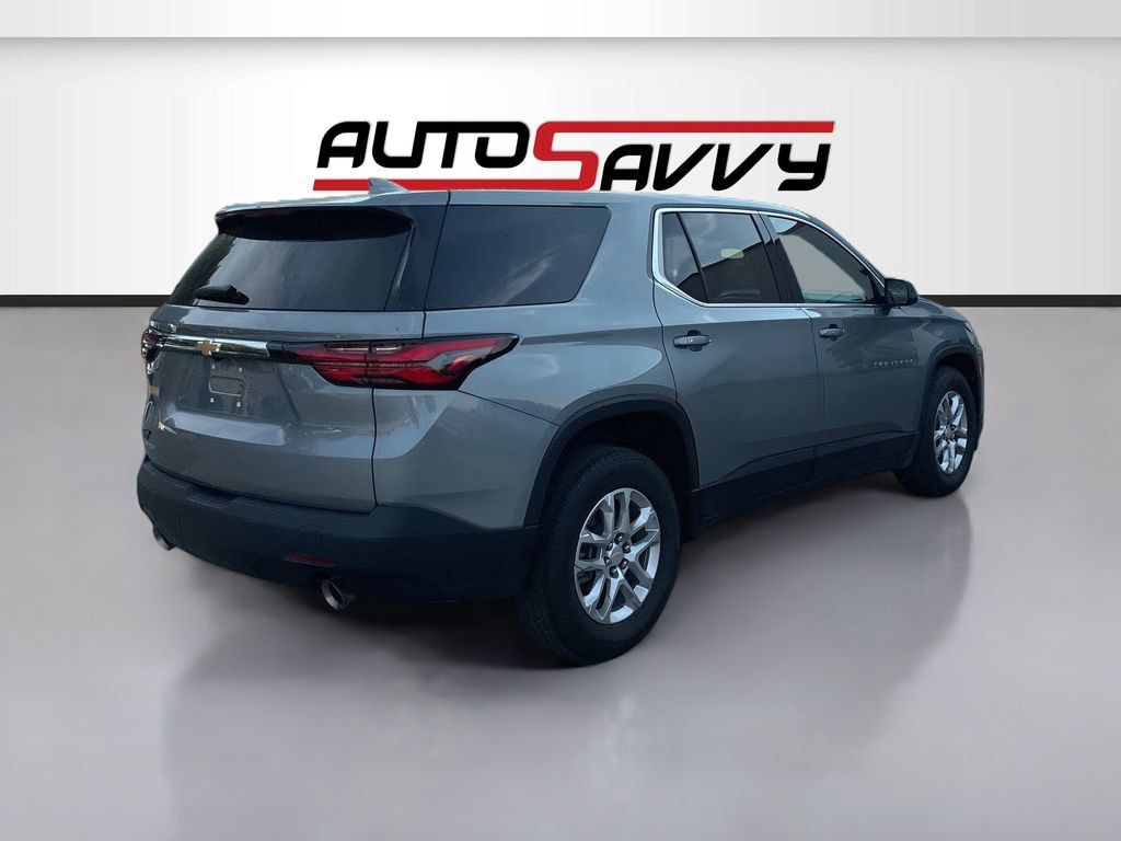 Used 2023 Chevrolet Traverse LS FWD image 7