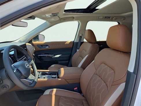 New 2026 Nissan Pathfinder Platinum AWD/4WD image 13