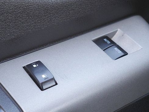 Used 2016 Ford F250 Lariat w/ Lariat Interior Package image 26