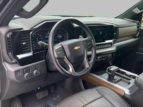 Used 2022 Chevrolet Silverado 1500 High Country w/ LPO, Dark Essentials Package AWD/4WD image 17