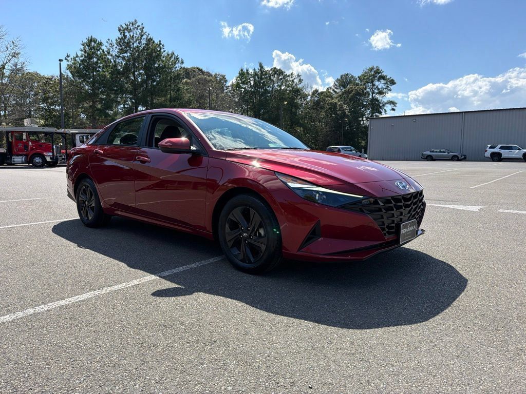Certified 2023 Hyundai Elantra SEL w/ Preferred Accessory Package FWD image 6