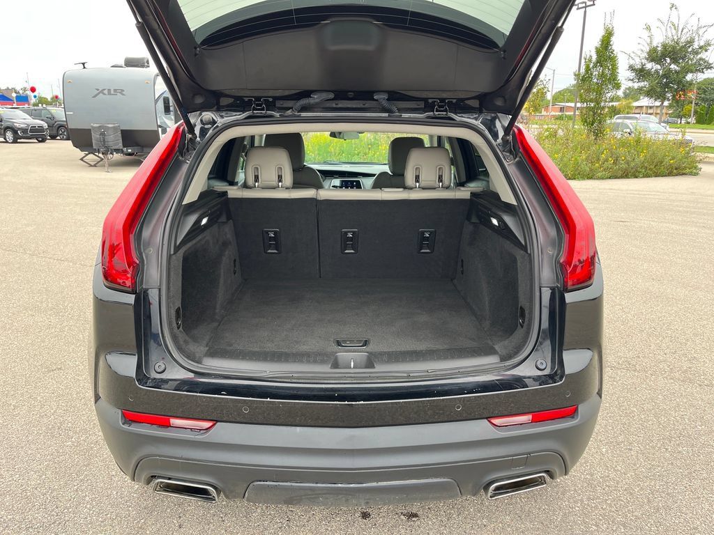 Used 2020 Cadillac XT4 Luxury w/ Cold Weather Package FWD image 27