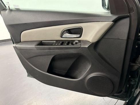 Used 2014 Chevrolet Cruze LS FWD image 20
