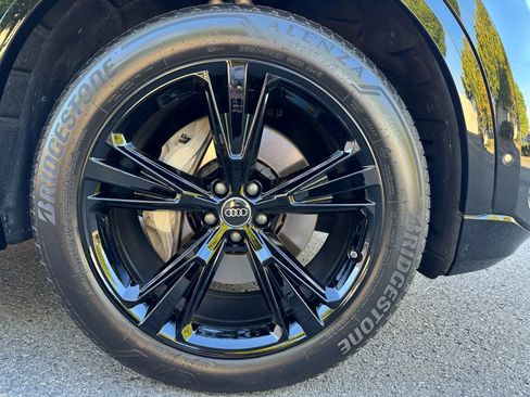 Used 2022 Audi Q8 Premium Plus w/ Premium Plus Package image 17