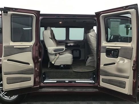 Used 2023 Chevrolet Express 2500 image 43