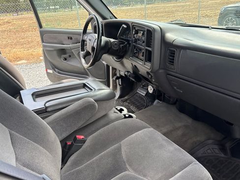 Used 2003 GMC Sierra 2500 SLE RWD image 17