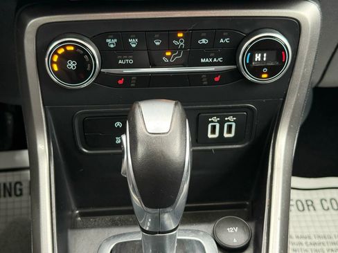 Used 2018 Ford EcoSport SE w/ SE Convenience Package image 32