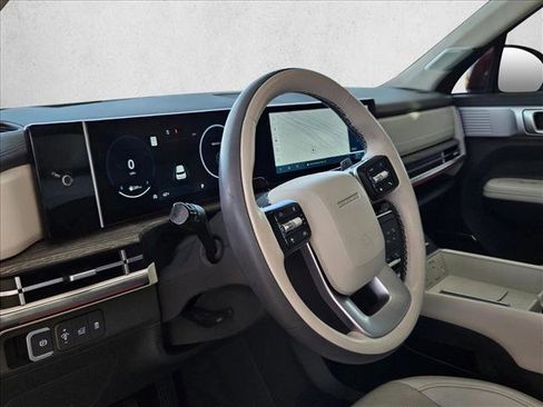 Used 2025 Hyundai Santa Fe Calligraphy image 9