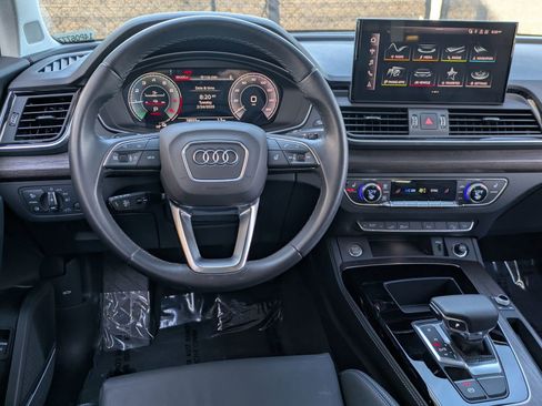 Used 2024 Audi Q5 e Premium Plus w/ Premium Plus Package image 8