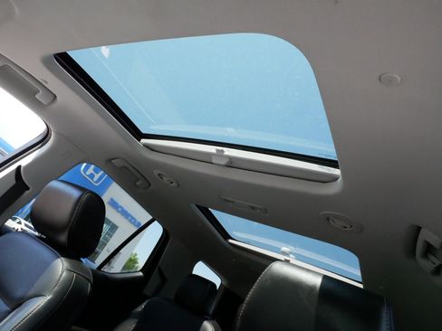 Used 2019 Chevrolet Traverse Premier AWD/4WD image 33