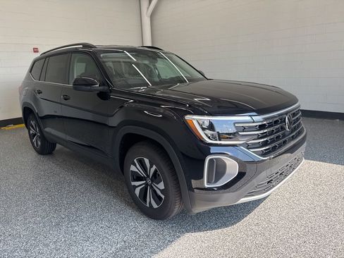 New 2026 Volkswagen Atlas SE image 5