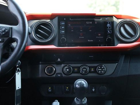 Used 2019 Toyota Tacoma TRD Sport w/ Technology Package AWD/4WD image 26