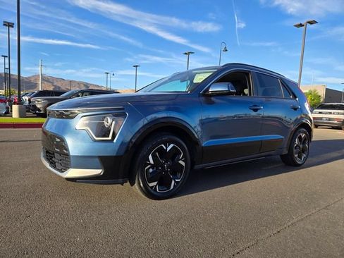 Used 2023 Kia Niro Wind FWD image 2