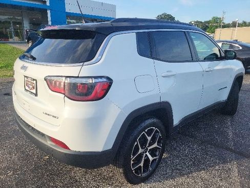 Used 2025 Jeep Compass Limited AWD/4WD image 14