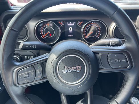 Used 2022 Jeep Gladiator Sport AWD/4WD image 12