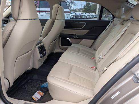 Used 2019 Lincoln Continental Reserve image 20