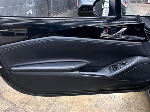Used 2022 MAZDA MX-5 Miata Grand Touring w/ Weather Package RWD image 25