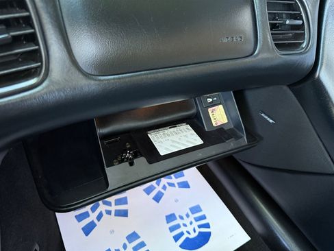 Used 2004 Chevrolet Corvette Convertible w/ Preferred Equipment Group image 51