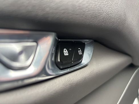 Used 2023 Chevrolet Corvette Stingray Convertible w/ Z51 Performance Package image 33