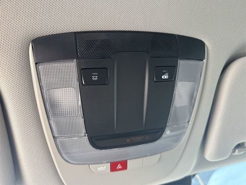 New 2025 Kia Sorento S image 38