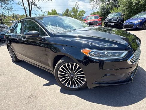 Used 2018 Ford Fusion SE w/ Fusion SE Technology Package FWD image 1