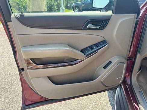 Used 2019 GMC Yukon SLT w/ Open Road Package AWD/4WD image 30