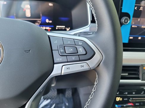 New 2026 Volkswagen Taos SE FWD image 23
