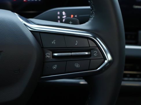 New 2026 Chevrolet Equinox LT w/ Convenience Package II FWD image 13