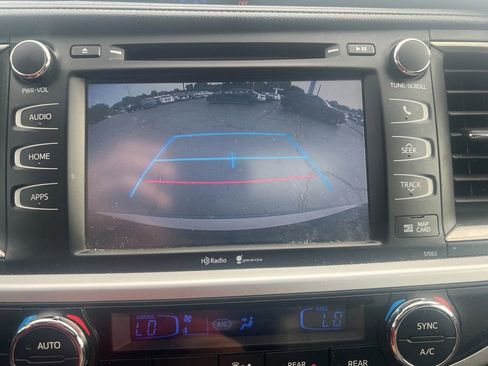 Used 2015 Toyota Highlander XLE FWD image 18