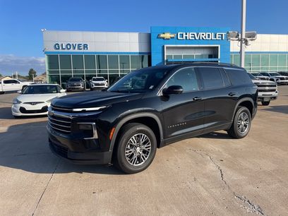 Used 2024 Chevrolet Traverse LT