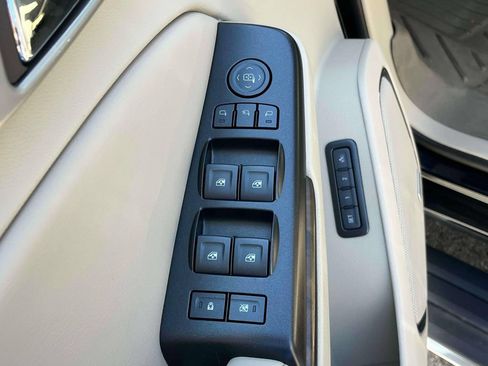 Used 2018 GMC Yukon Denali w/ Denali Ultimate Package AWD/4WD image 27