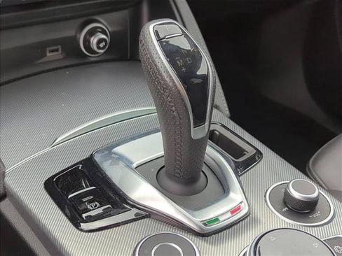 Used 2023 Alfa Romeo Stelvio Veloce AWD/4WD image 11