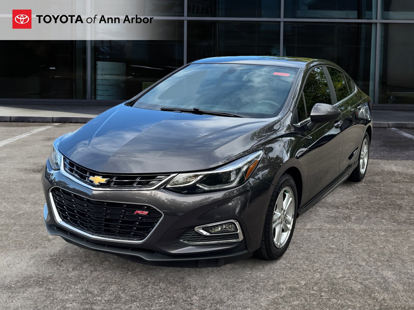 Used 2017 Chevrolet Cruze LT w/ Sun And Sound Package FWD image 9