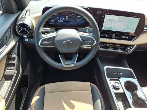 Used 2026 Chevrolet Equinox ACTIV w/ Convenience Package III AWD/4WD image 11
