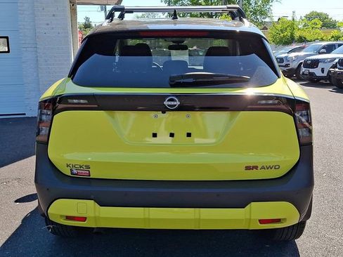 Used 2025 Nissan Kicks SR AWD/4WD image 5