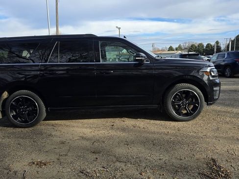 Used 2022 Ford Expedition Max Limited image 5