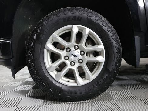 Used 2020 Chevrolet Silverado 1500 Custom w/ Custom Value Package image 9