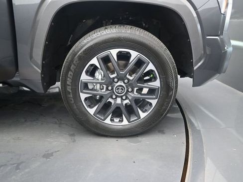 Used 2024 Toyota Tundra Limited AWD/4WD image 17