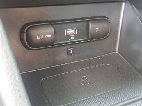 Used 2022 Kia Niro EX Premium image 24